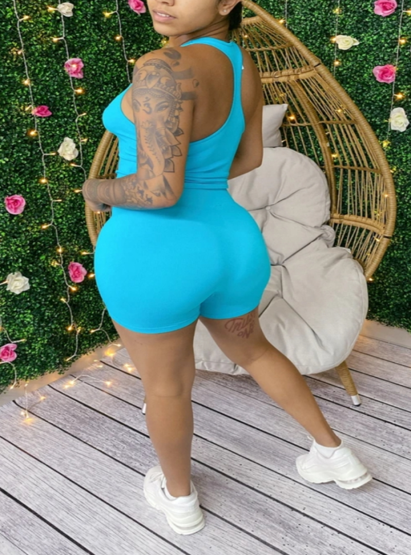 This is not your average short set. The Tiffany Blue two piece set includes a super soft racerback top and a seamless pair of shorts. The color of this set is clean and vibrant with an amazing amount of stretch. 